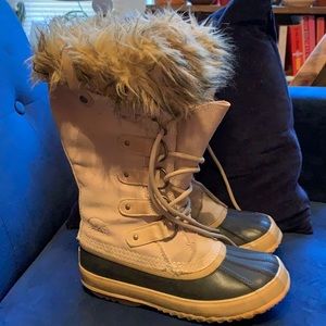 *SOLD via FB Mkt* Beige & navy Sorel tall arctic snow boots, suede & leather